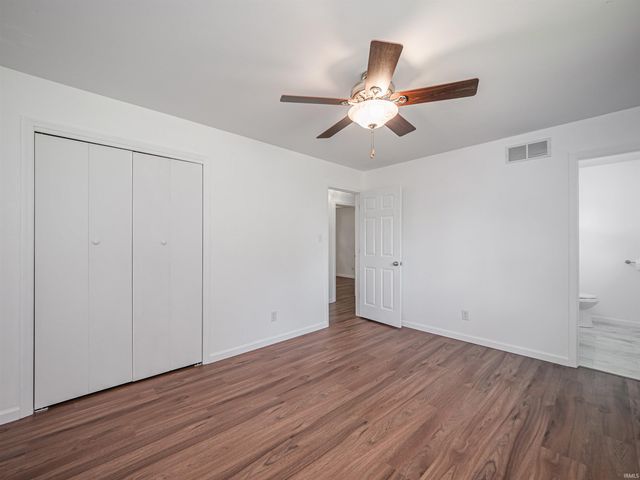 9114 Shoreline Drive, Wadesville, IN 47638