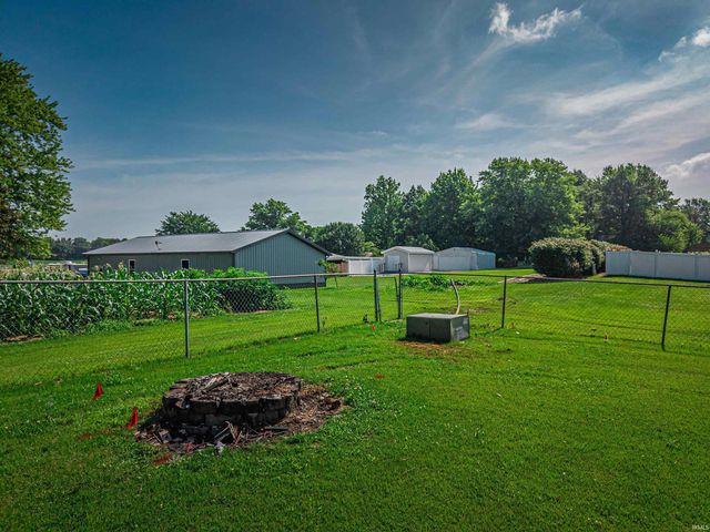 9114 Shoreline Drive, Wadesville, IN 47638