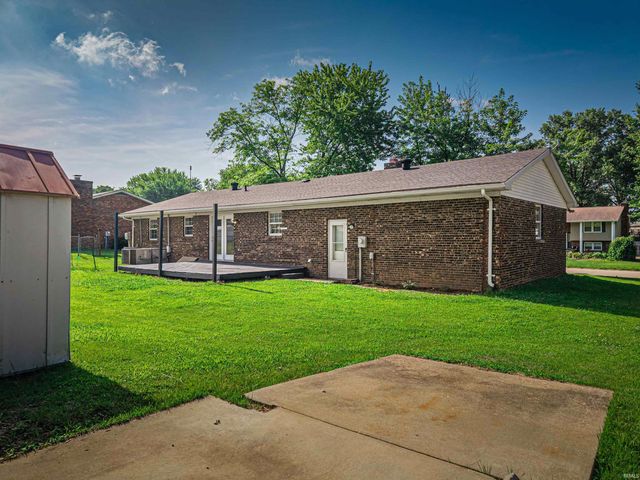 9114 Shoreline Drive, Wadesville, IN 47638