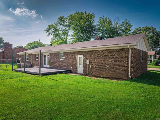 9114 Shoreline Drive, Wadesville, IN 47638