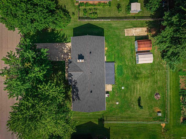 9114 Shoreline Drive, Wadesville, IN 47638
