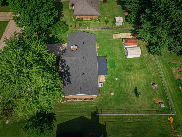 9114 Shoreline Drive, Wadesville, IN 47638