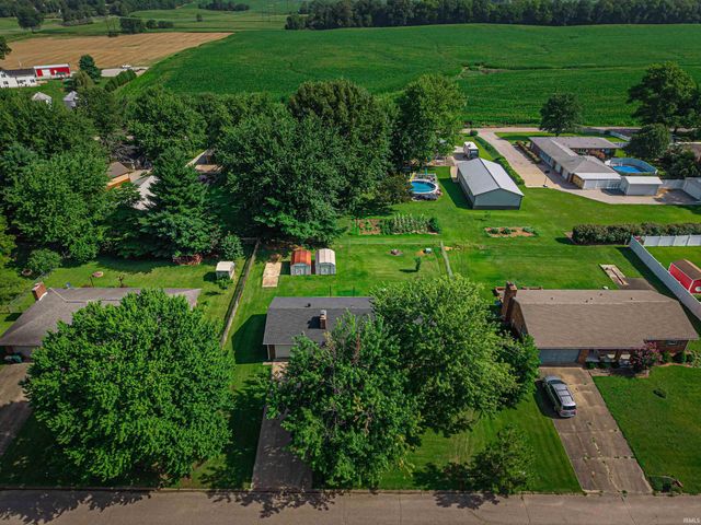 9114 Shoreline Drive, Wadesville, IN 47638