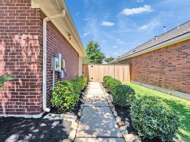 16707 Blue Shine Trail, Cypress, TX 77433