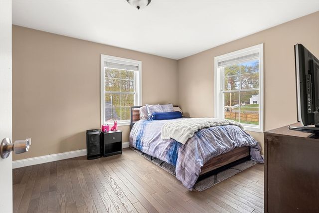 32 Dennison Ave, Salem, NH 03079