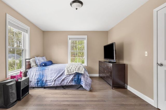32 Dennison Ave, Salem, NH 03079