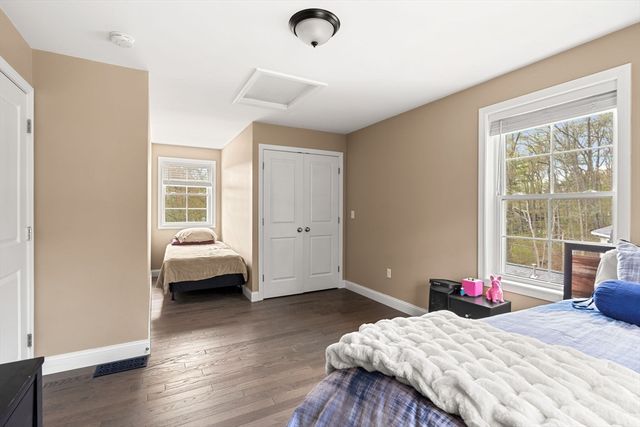 32 Dennison Ave, Salem, NH 03079