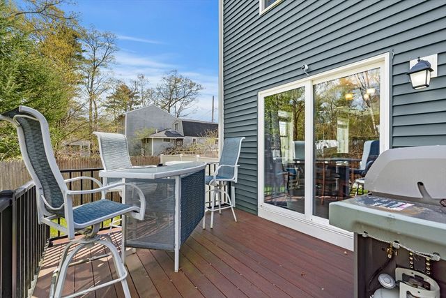 32 Dennison Ave, Salem, NH 03079