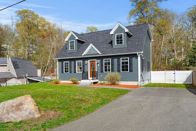 32 Dennison Ave, Salem, NH 03079