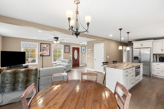 32 Dennison Ave, Salem, NH 03079