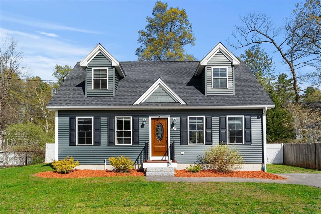 32 Dennison Ave, Salem, NH 03079
