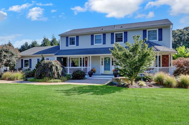 15 Wiigs Road, Nesconset, NY 11767
