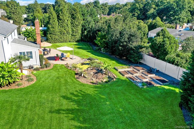15 Wiigs Road, Nesconset, NY 11767