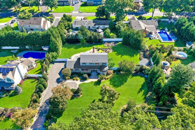 15 Wiigs Road, Nesconset, NY 11767