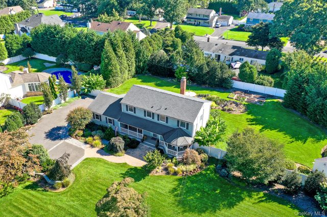 15 Wiigs Road, Nesconset, NY 11767