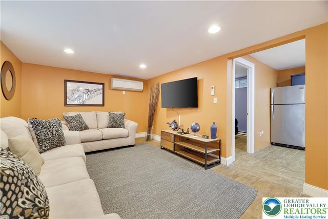 163 Cambridge Court, Lehman Twp, PA 18324