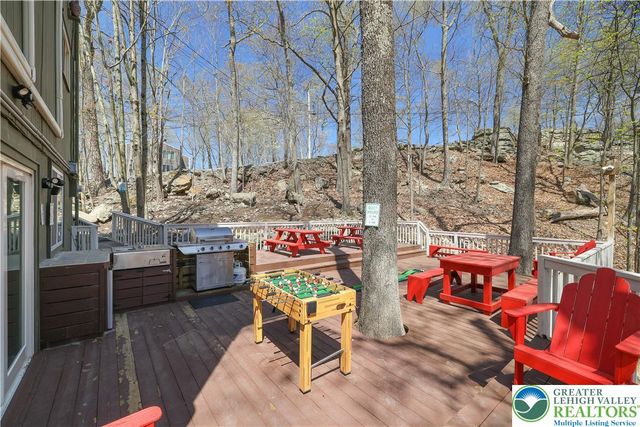 163 Cambridge Court, Lehman Twp, PA 18324