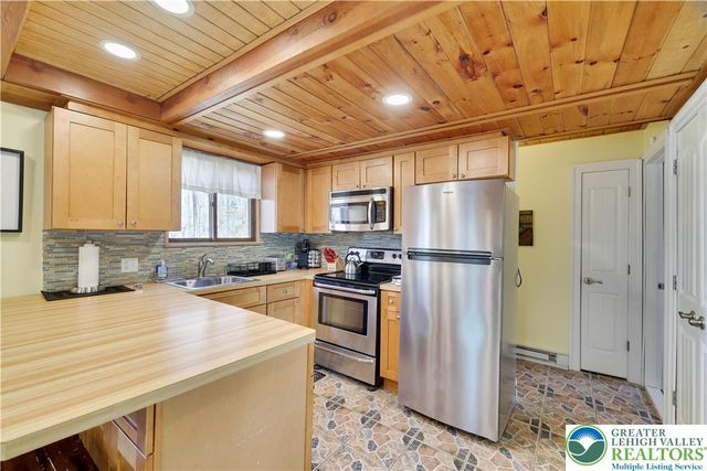 163 Cambridge Court, Lehman Twp, PA 18324