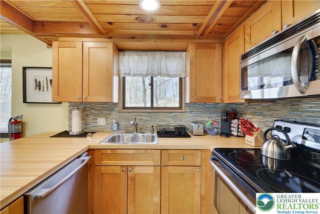 163 Cambridge Court, Lehman Twp, PA 18324