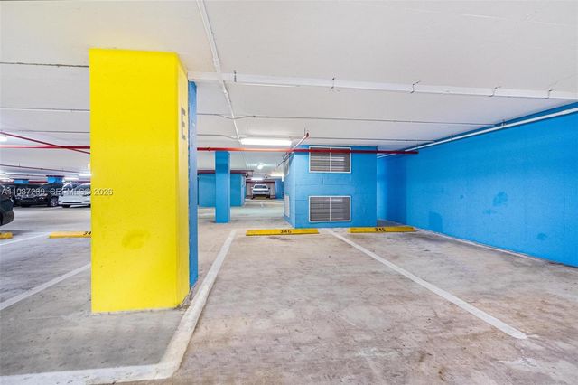 7290 SW 90th St 202, Miami, FL 33156