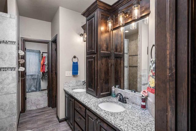 291 NE Simmons Cir, Fletcher, OK 73541