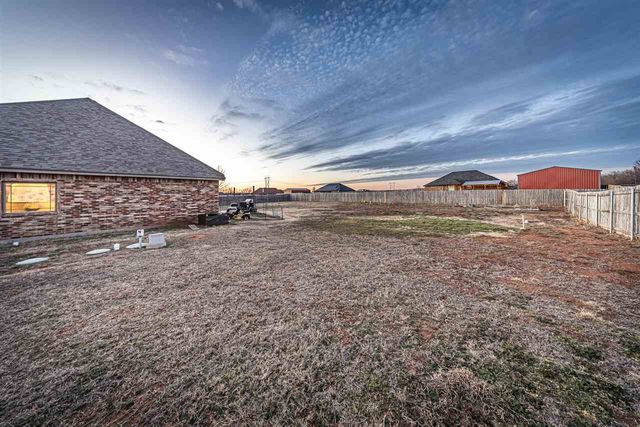 291 NE Simmons Cir, Fletcher, OK 73541