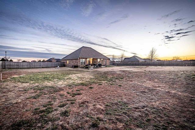 291 NE Simmons Cir, Fletcher, OK 73541
