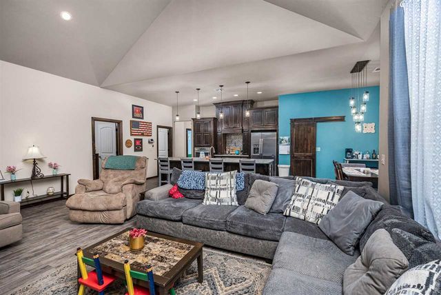 291 NE Simmons Cir, Fletcher, OK 73541