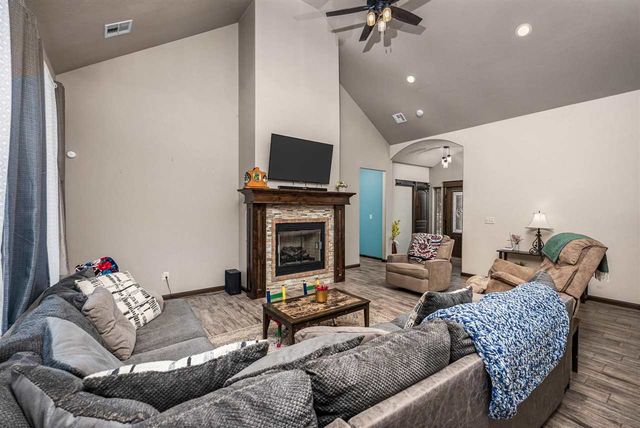 291 NE Simmons Cir, Fletcher, OK 73541