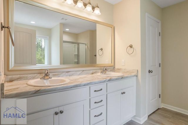 572 Brightleaf Circle, Hinesville, GA 31313