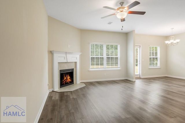 572 Brightleaf Circle, Hinesville, GA 31313