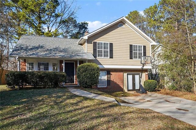 6048 Old Wellborn Trace, Lithonia, GA 30058