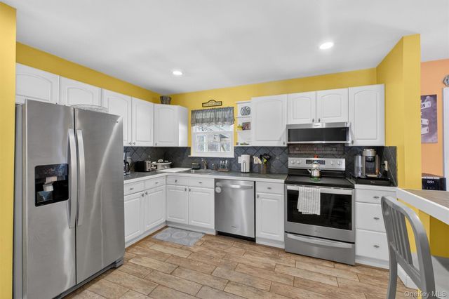 19 Brill Lane, Poughquag, NY 12570