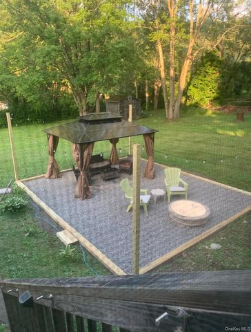 19 Brill Lane, Poughquag, NY 12570