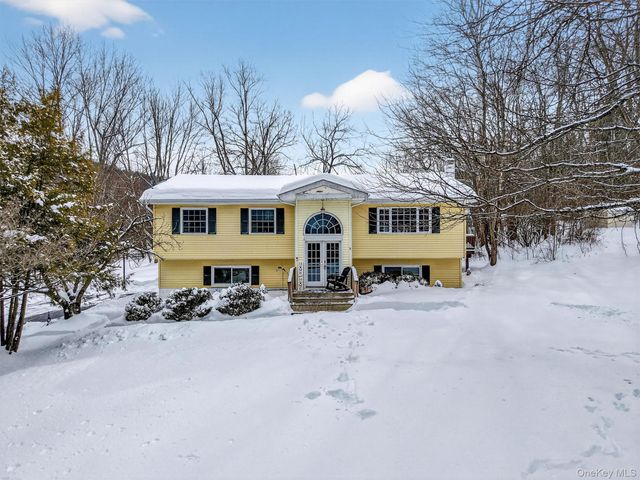 19 Brill Lane, Poughquag, NY 12570