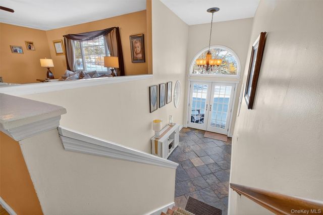 19 Brill Lane, Poughquag, NY 12570