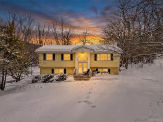 19 Brill Lane, Poughquag, NY 12570