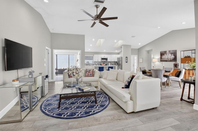 1315 NW 25th Lane, Delray Beach, FL 33445