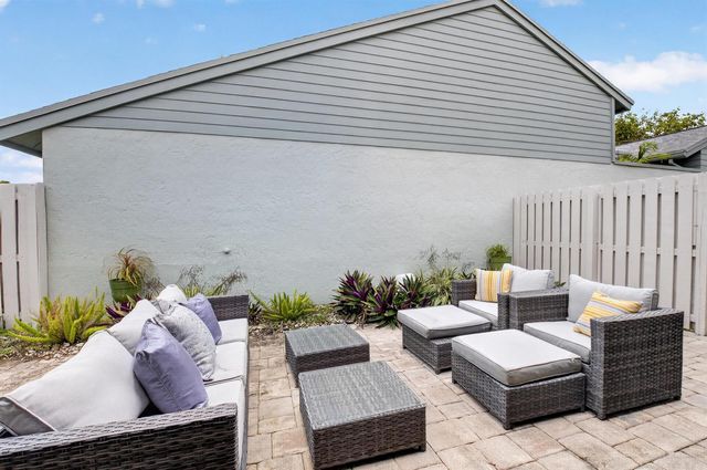1315 NW 25th Lane, Delray Beach, FL 33445