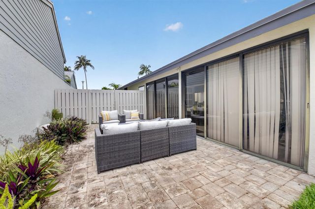 1315 NW 25th Lane, Delray Beach, FL 33445