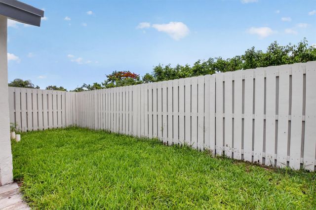 1315 NW 25th Lane, Delray Beach, FL 33445
