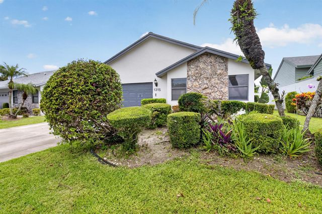 1315 NW 25th Lane, Delray Beach, FL 33445