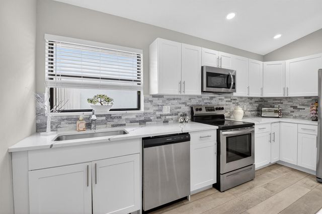 1315 NW 25th Lane, Delray Beach, FL 33445