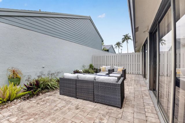 1315 NW 25th Lane, Delray Beach, FL 33445
