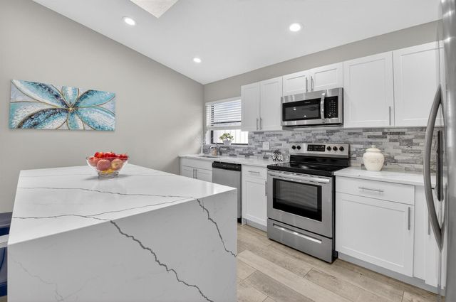 1315 NW 25th Lane, Delray Beach, FL 33445