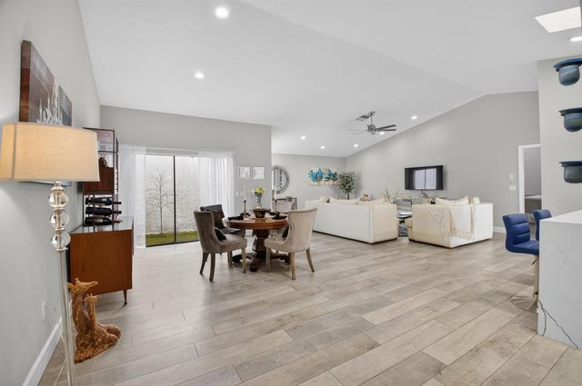 1315 NW 25th Lane, Delray Beach, FL 33445