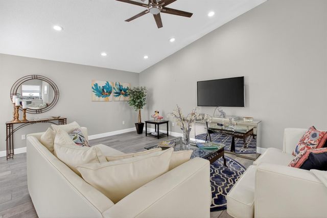 1315 NW 25th Lane, Delray Beach, FL 33445