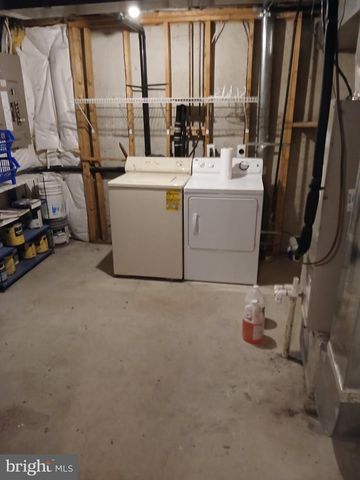 34 PARLIAMENT DR, Mount Holly, NJ 08060