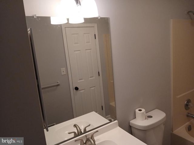 34 PARLIAMENT DR, Mount Holly, NJ 08060