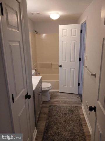 34 PARLIAMENT DR, Mount Holly, NJ 08060